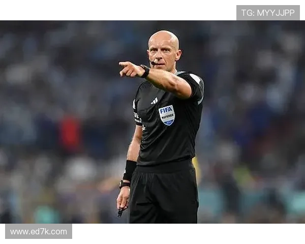 波兰裁判马齐尼亚克伤愈复出执法